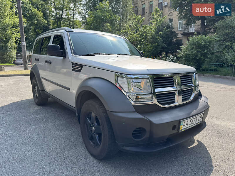 Внедорожник / Кроссовер Dodge Nitro 2007 в Киеве