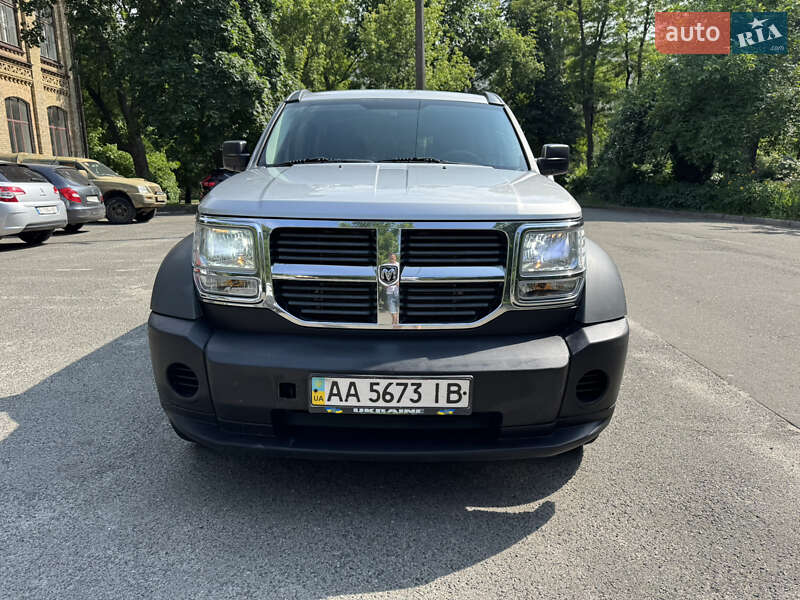 Внедорожник / Кроссовер Dodge Nitro 2007 в Киеве