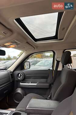 Внедорожник / Кроссовер Dodge Nitro 2010 в 