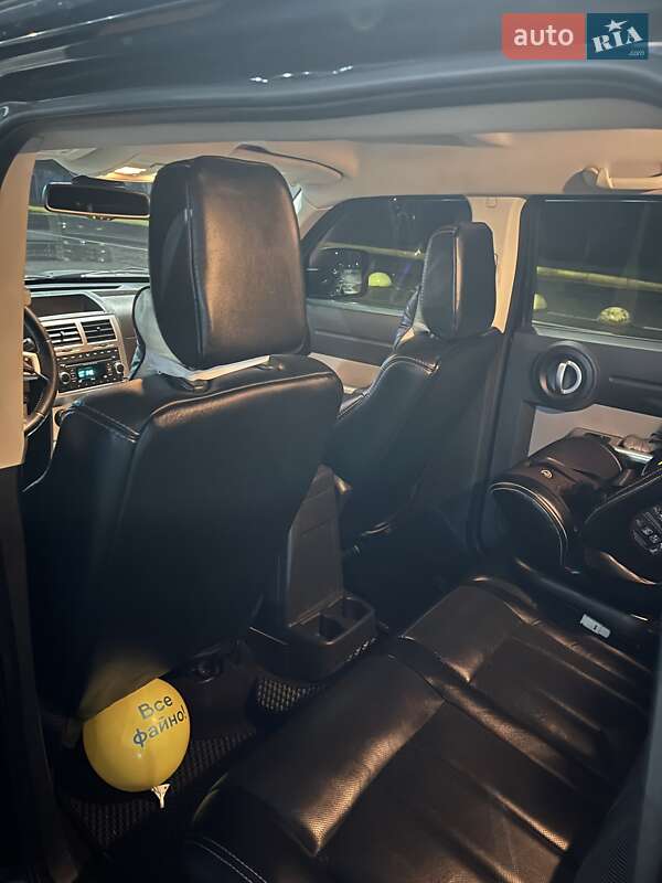 Внедорожник / Кроссовер Dodge Nitro 2008 в Черновцах