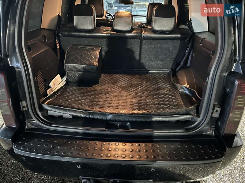 Внедорожник / Кроссовер Dodge Nitro 2008 в Черновцах