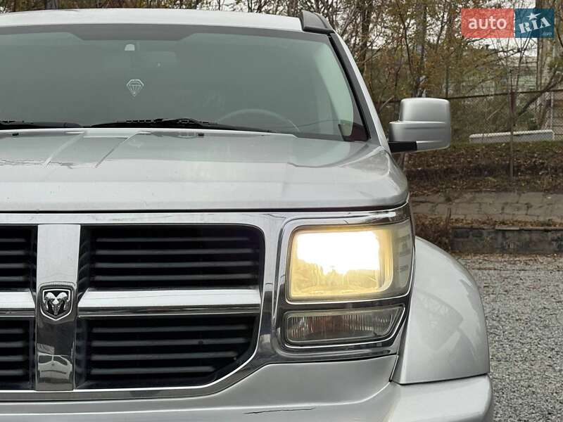 Внедорожник / Кроссовер Dodge Nitro 2007 в Днепре