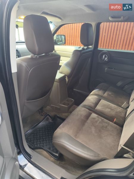 Внедорожник / Кроссовер Dodge Nitro 2007 в Косове