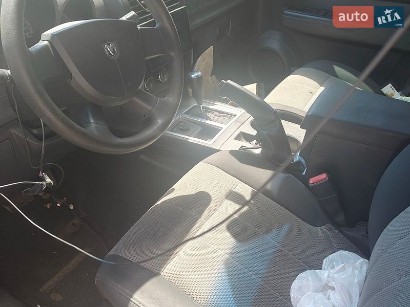 Внедорожник / Кроссовер Dodge Nitro 2007 в Остроге