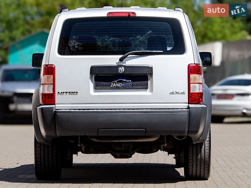 Внедорожник / Кроссовер Dodge Nitro 2007 в Львове