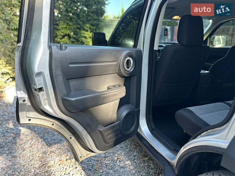 Позашляховик / Кросовер Dodge Nitro 2007 в Києві