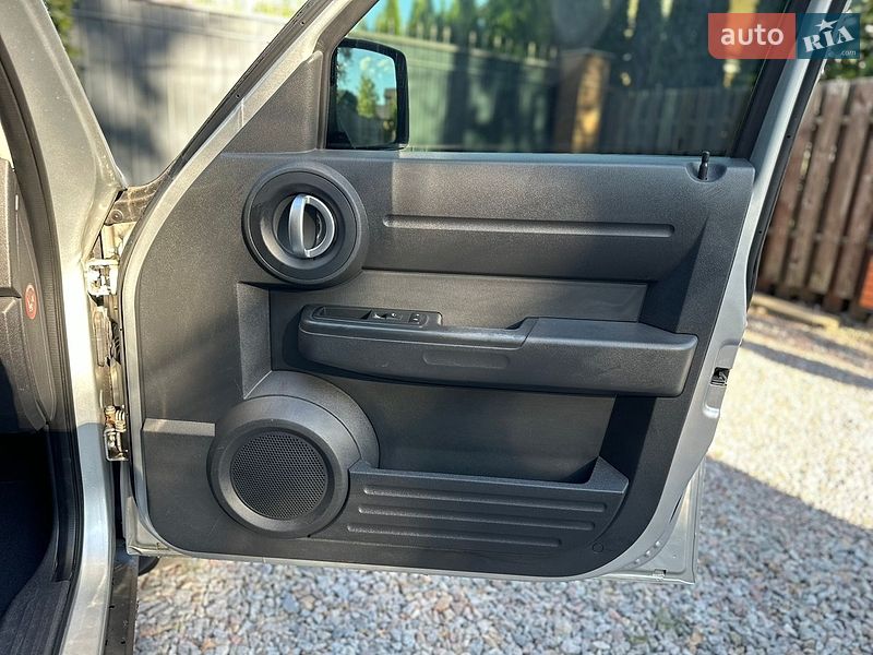 Позашляховик / Кросовер Dodge Nitro 2007 в Києві