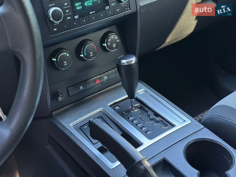 Позашляховик / Кросовер Dodge Nitro 2007 в Києві