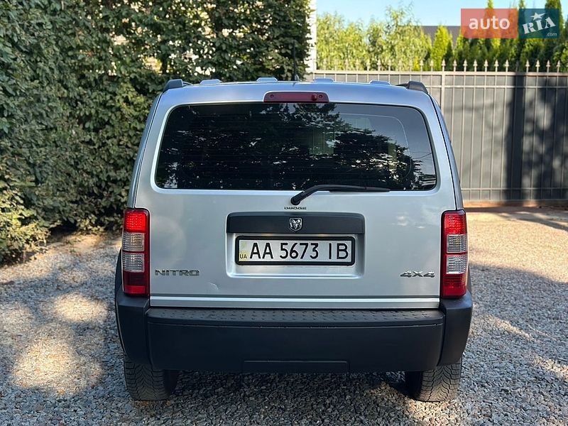 Позашляховик / Кросовер Dodge Nitro 2007 в Києві