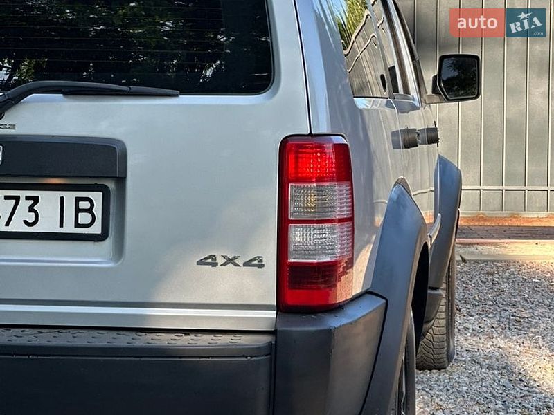 Позашляховик / Кросовер Dodge Nitro 2007 в Києві