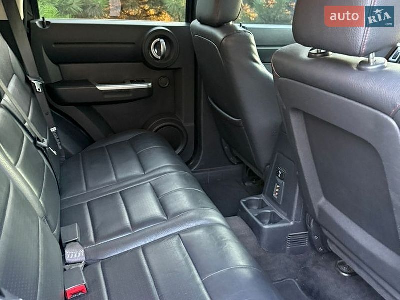 Внедорожник / Кроссовер Dodge Nitro 2008 в Днепре