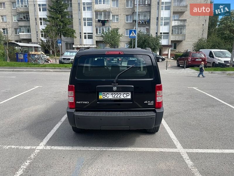 Внедорожник / Кроссовер Dodge Nitro 2007 в Львове