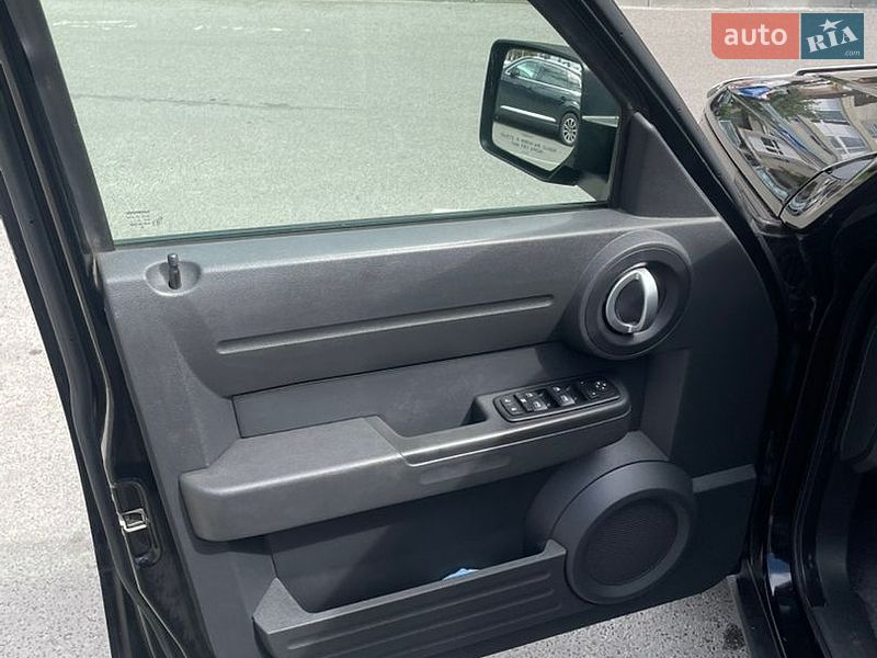 Внедорожник / Кроссовер Dodge Nitro 2007 в Львове