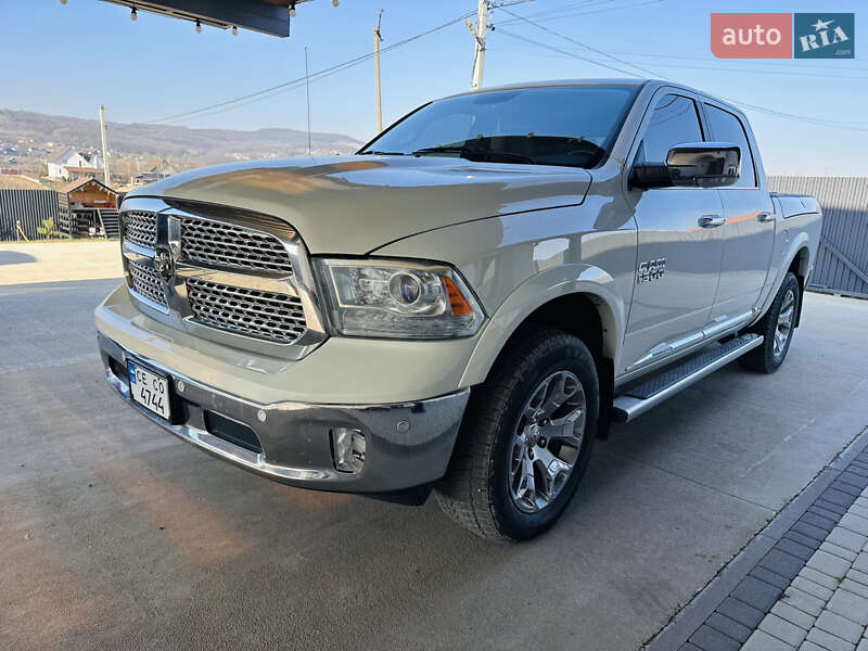 Пікап Dodge RAM 1500 2015 в Чернівцях