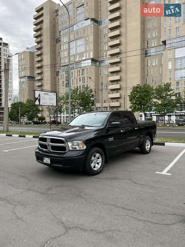 Dodge RAM 1500 2015