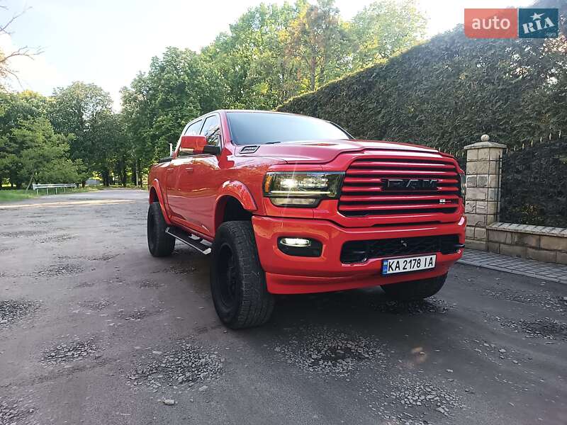 Dodge RAM 1500 2015