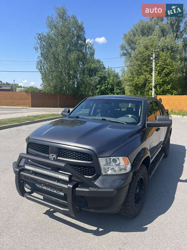 Dodge RAM 1500 2015