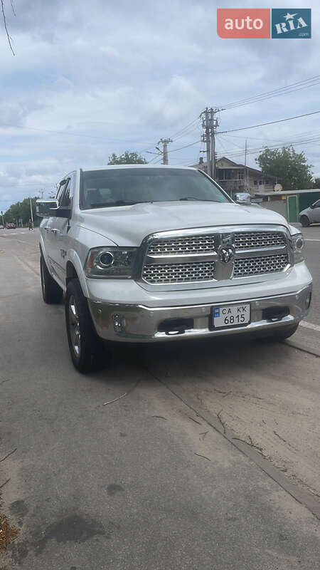 Пикап Dodge RAM 1500 2015 в 