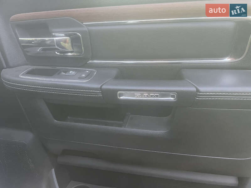 Пикап Dodge RAM 1500 2015 в Черкассах