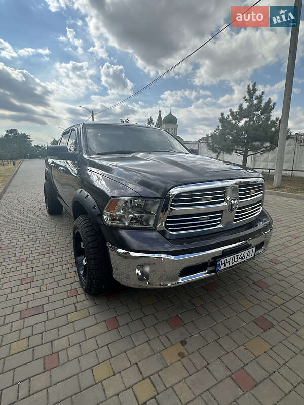Dodge RAM 1500 2015