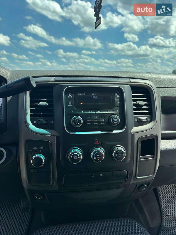 Пикап Dodge RAM 1500 2015 в Львове