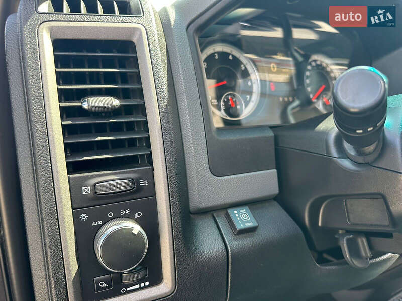 Пикап Dodge RAM 1500 2015 в Львове