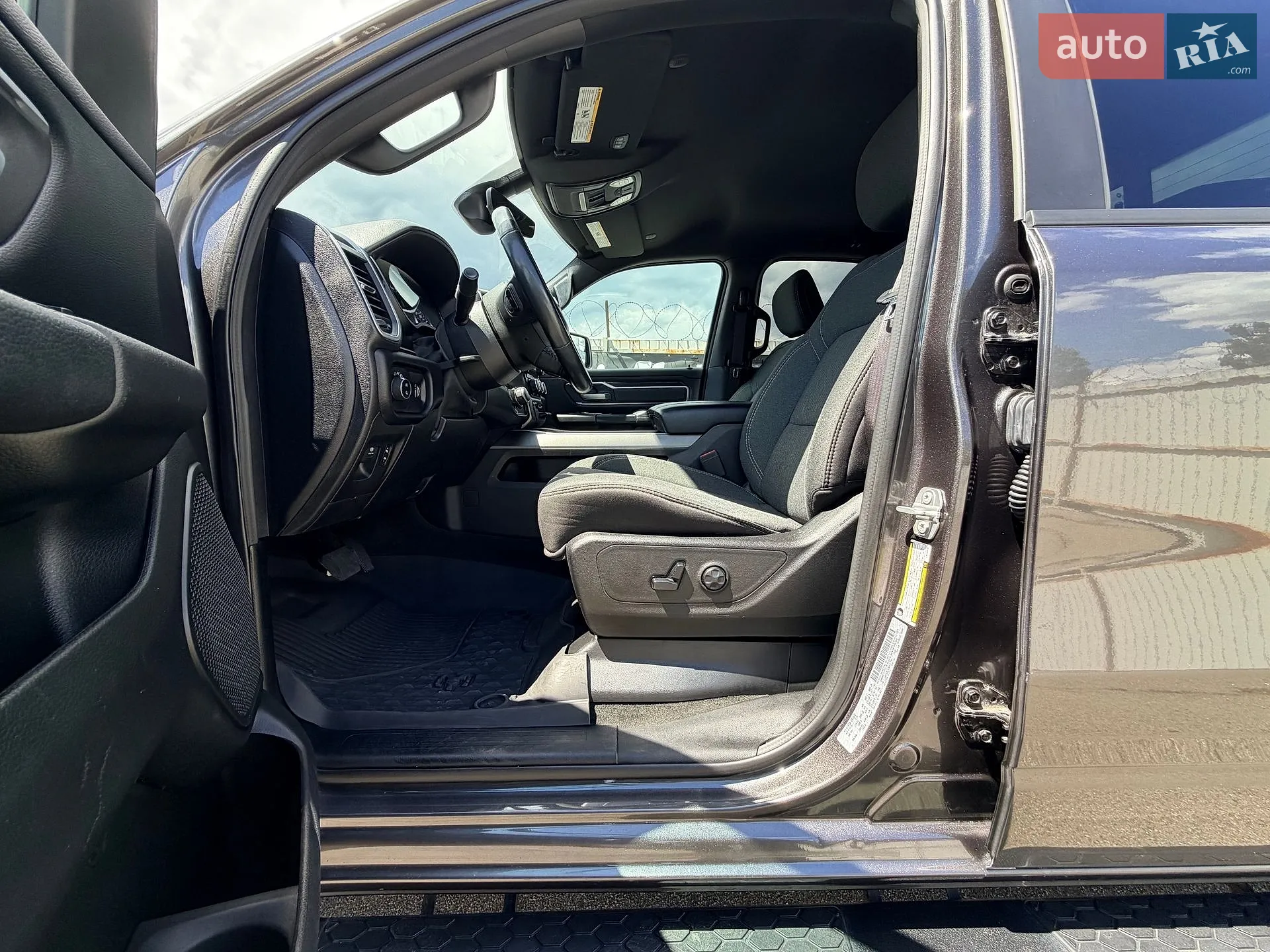 2020 Dodge RAM - мініатюра 38