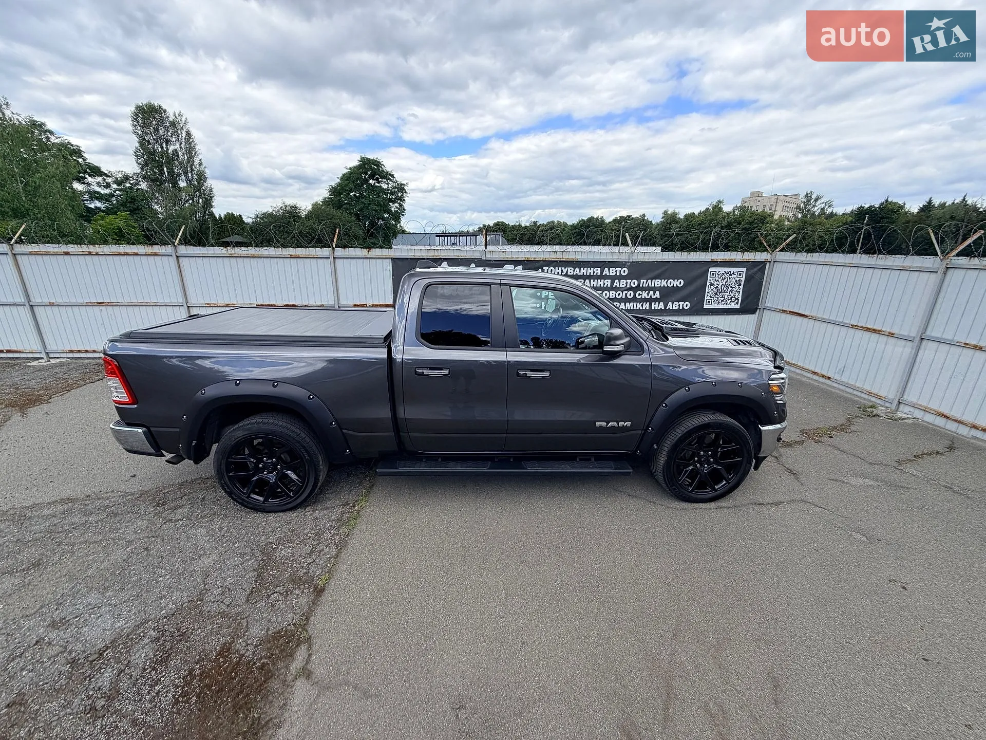 2020 Dodge RAM - мініатюра 16