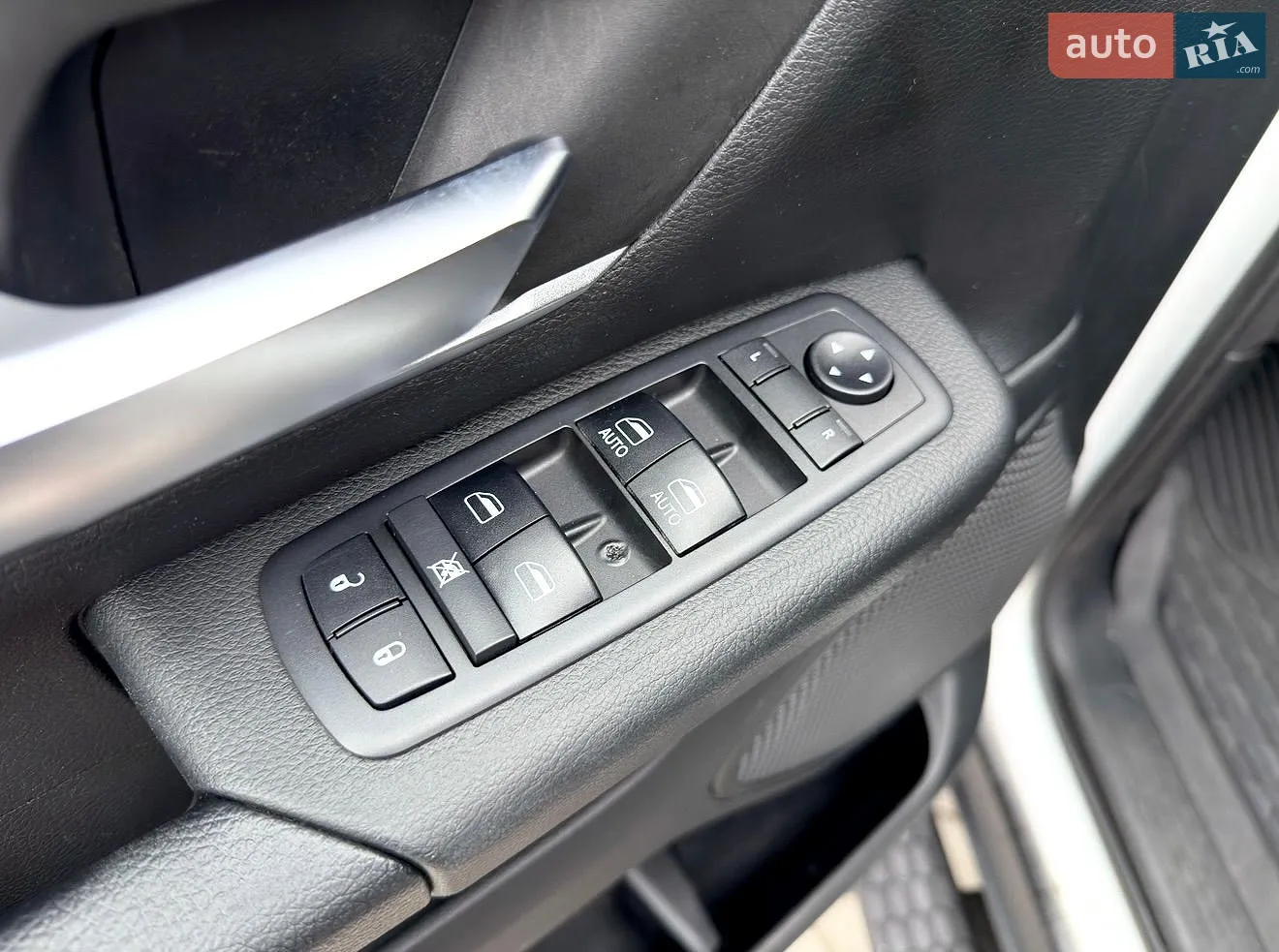 2019 Dodge RAM - мініатюра 22