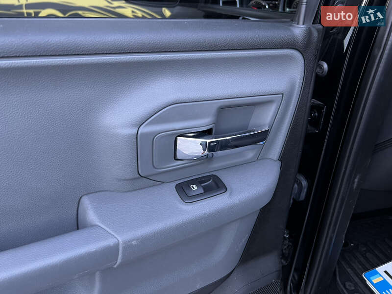 Вантажопасажирський фургон Dodge RAM 2500 2019 в Києві