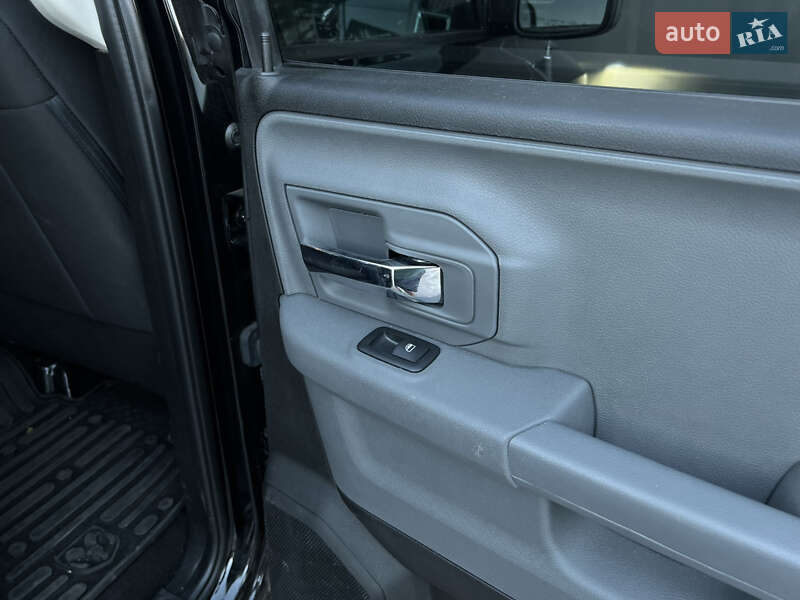 Вантажопасажирський фургон Dodge RAM 2500 2019 в Києві