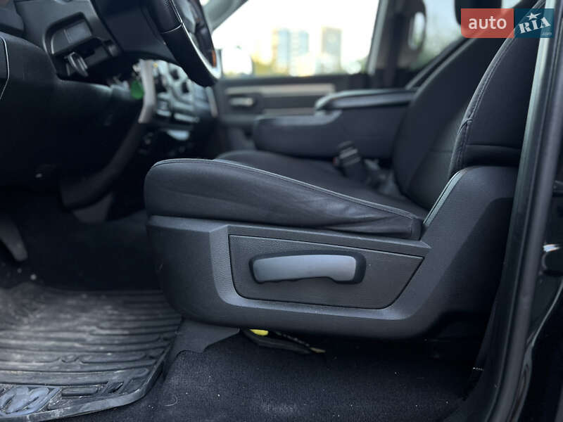 Вантажопасажирський фургон Dodge RAM 2500 2019 в Києві