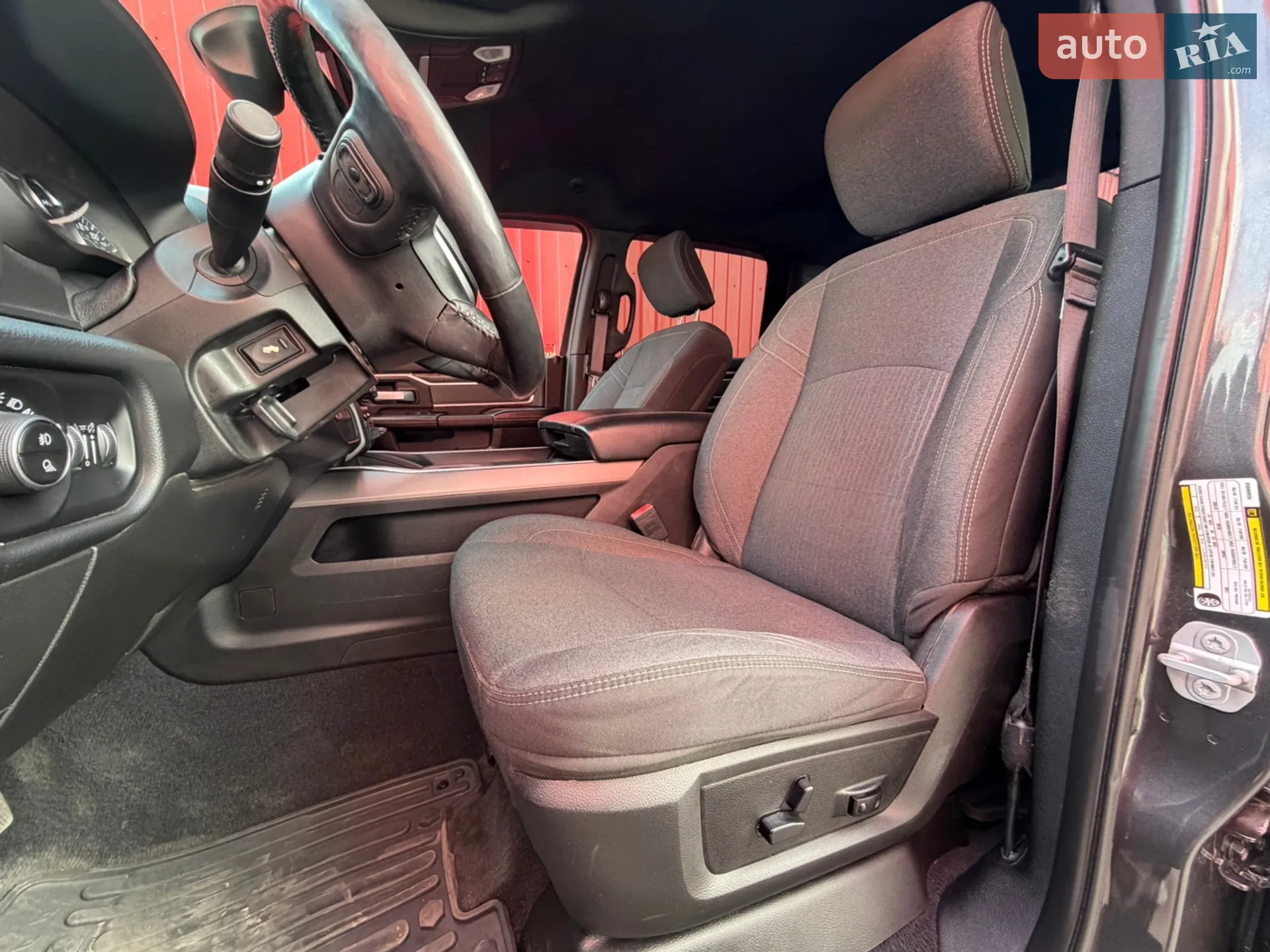 2019 Dodge RAM - мініатюра 11