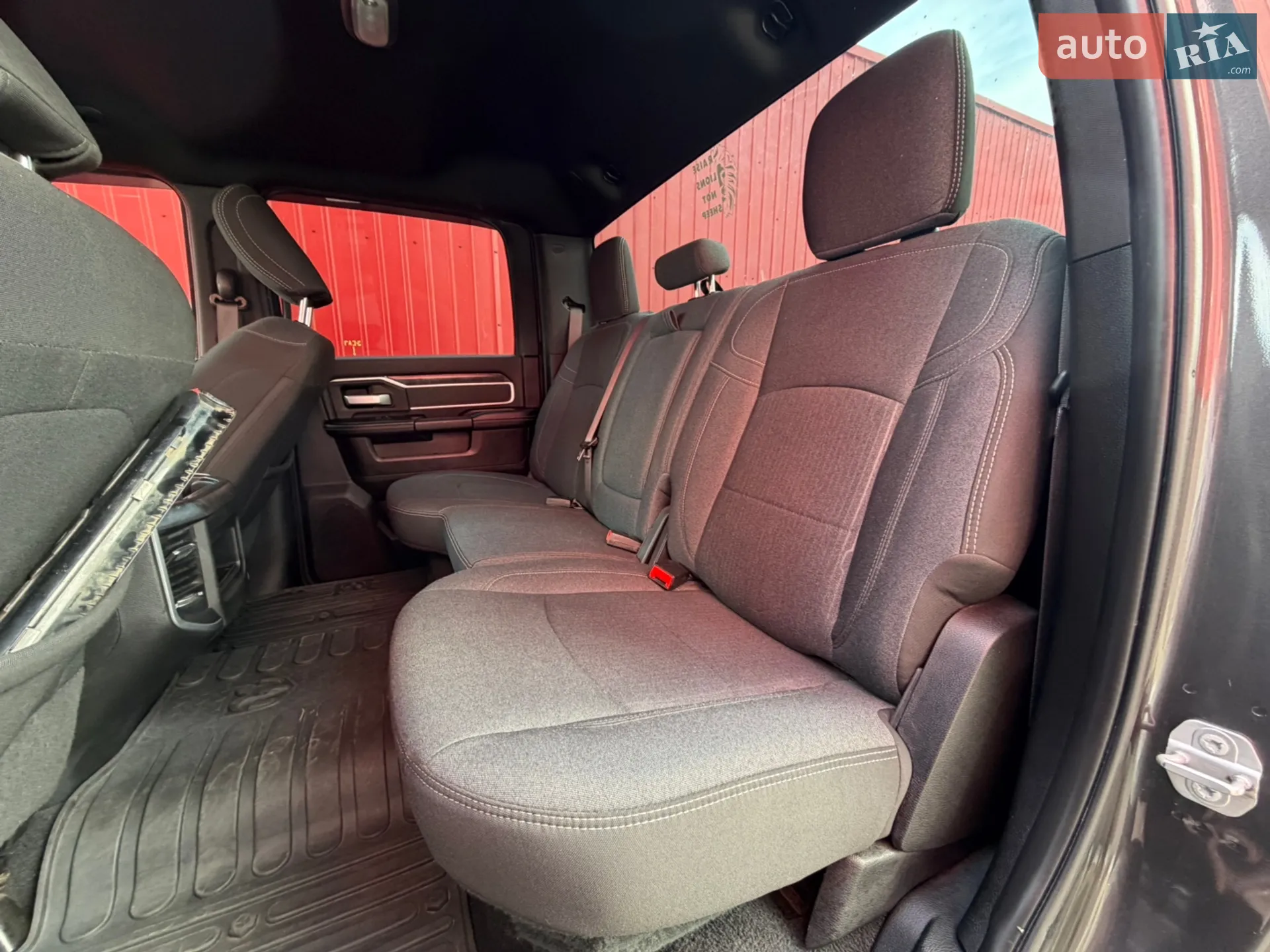 2019 Dodge RAM - мініатюра 12