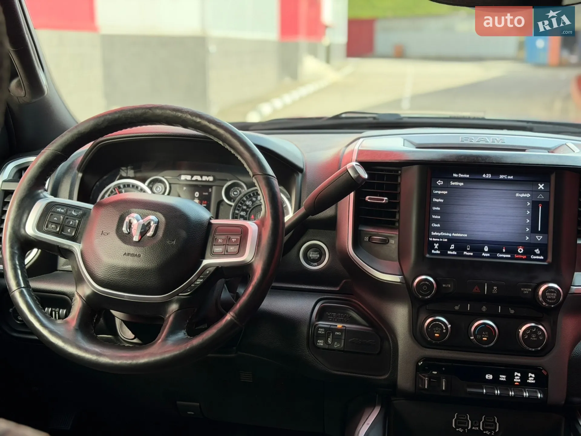 2019 Dodge RAM - мініатюра 19