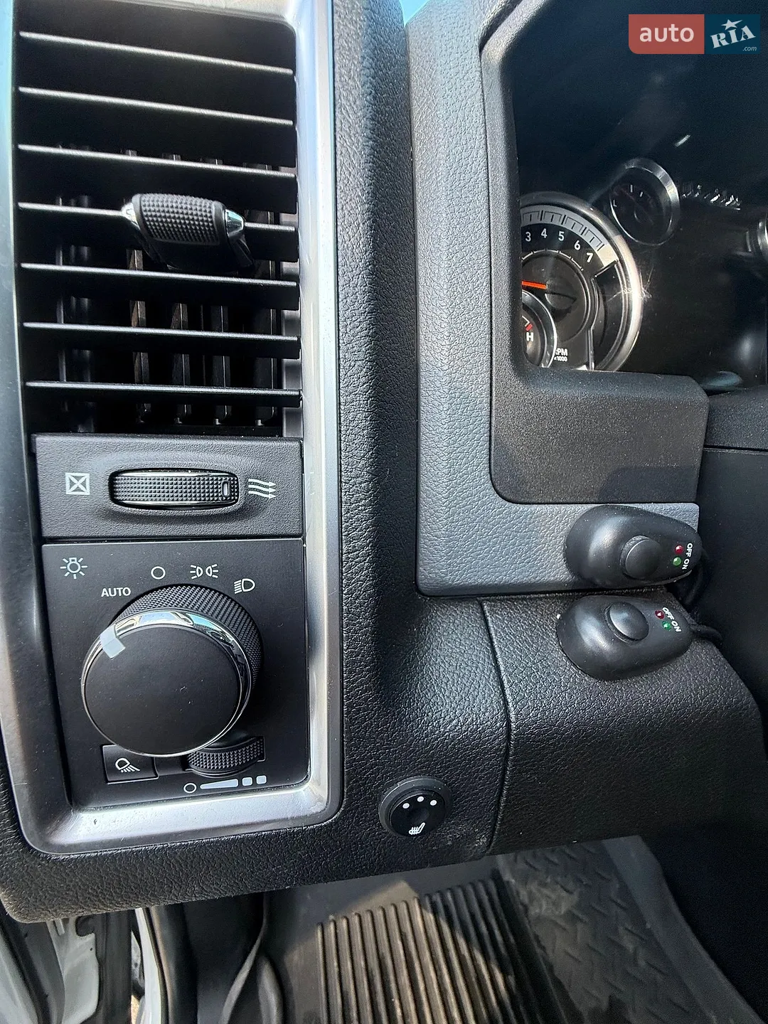 2018 Dodge RAM - мініатюра 24