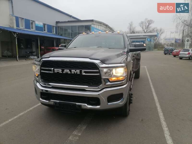 Пикап Dodge RAM 3500 2018 в Ивано-Франковске