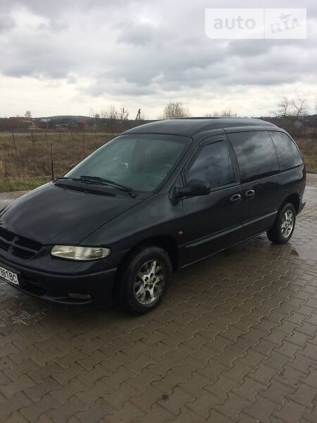 Минивэн Dodge Ram Van 2000 в Черновцах