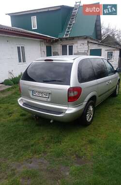 Минивэн Dodge Ram Van 2002 в Турийске