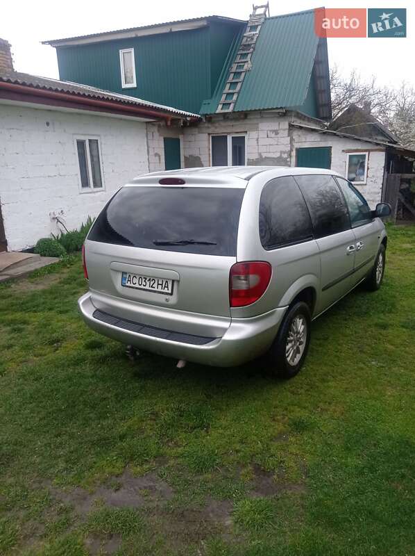 Минивэн Dodge Ram Van 2002 в Турийске