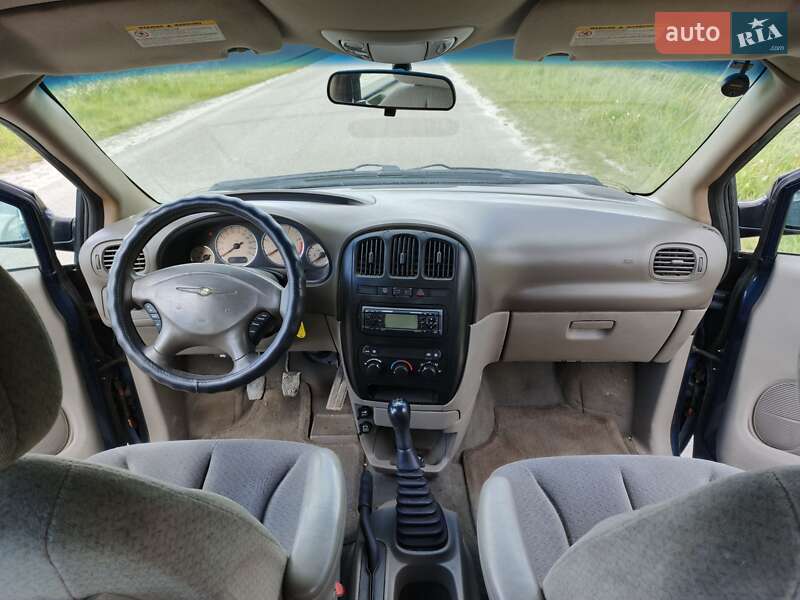 Мінівен Dodge Ram Van 2003 в Жовкві