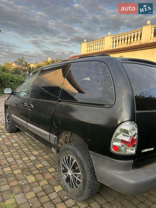 Минивэн Dodge Ram Van 1999 в Новояворовске