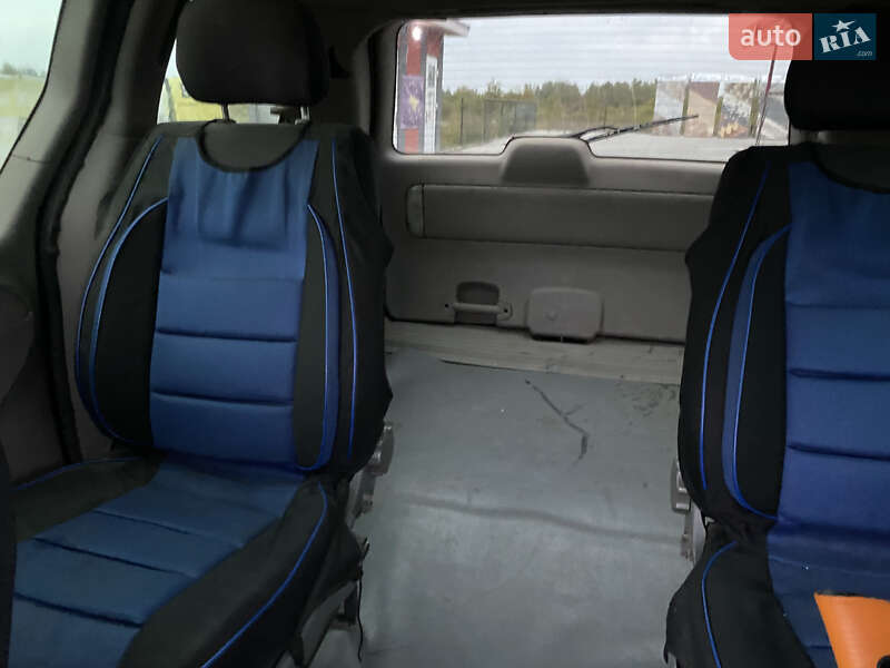 Минивэн Dodge Ram Van 2003 в Берегово