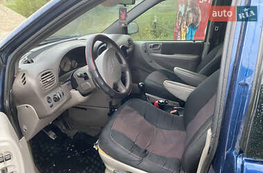 Минивэн Dodge Ram Van 2003 в Берегово