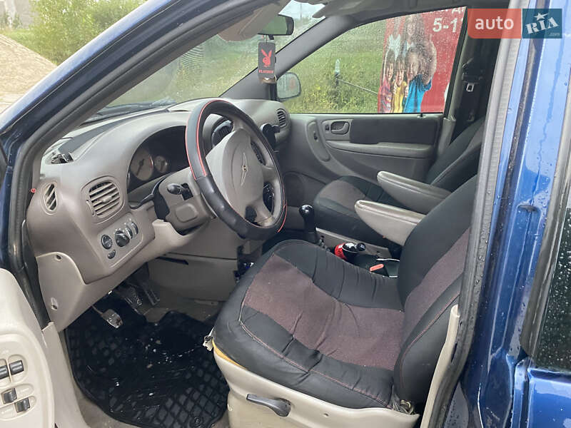 Минивэн Dodge Ram Van 2003 в Берегово