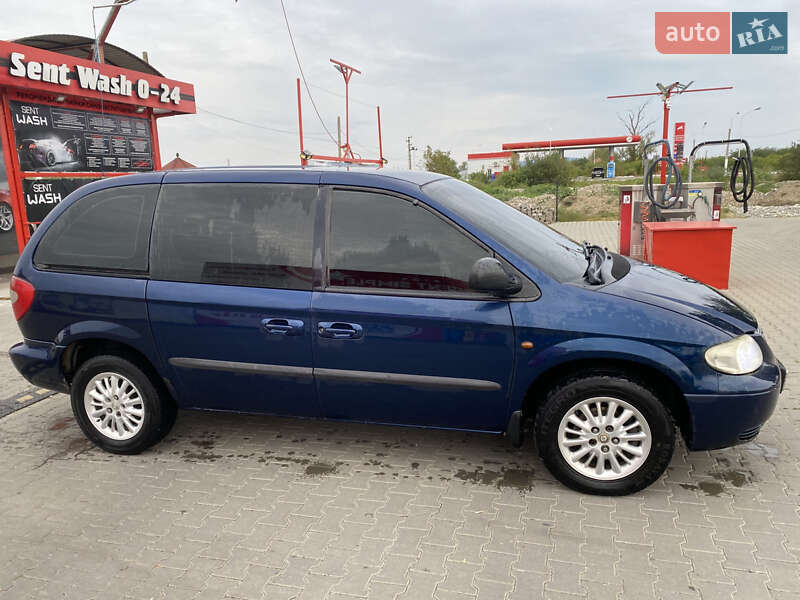 Минивэн Dodge Ram Van 2003 в Берегово