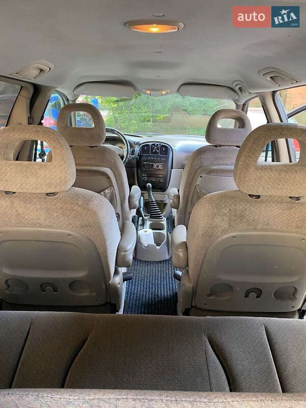 Мінівен Dodge Ram Van 2002 в Чернівцях