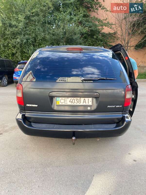 Мінівен Dodge Ram Van 2002 в Чернівцях