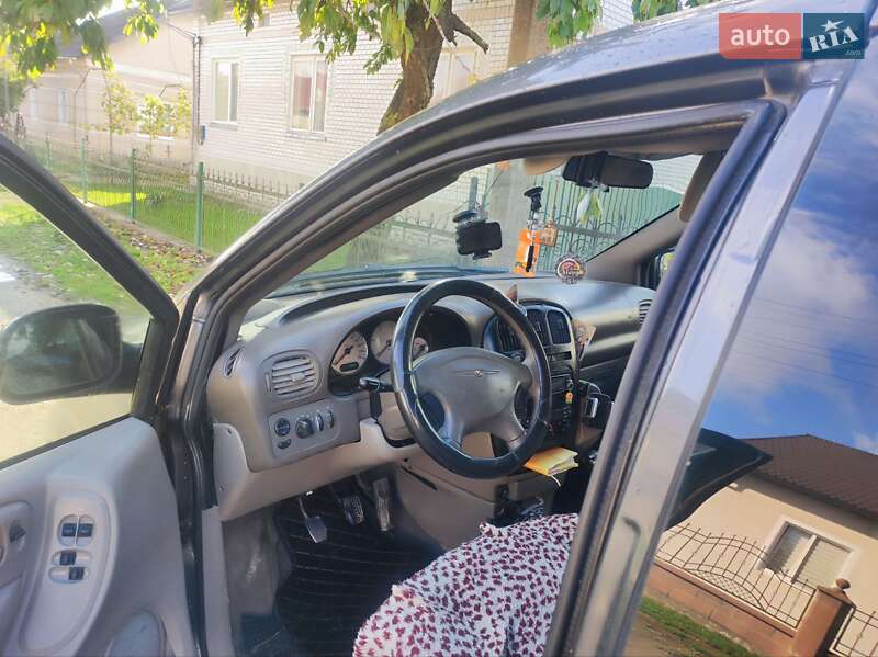Мінівен Dodge Ram Van 2003 в Гусятині