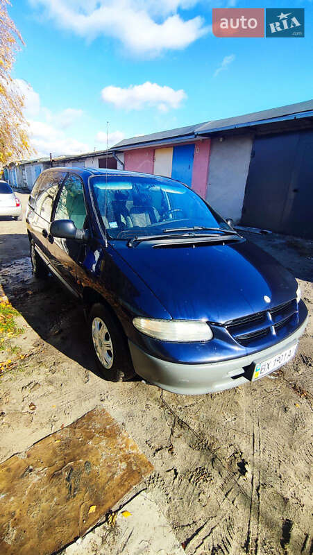 Минивэн Dodge Ram Van 1998 в Нетешине